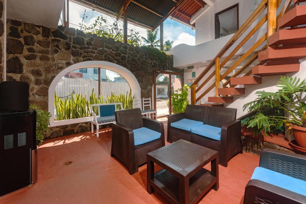Hostal North Seymour Puerto Ayora  Exterior photo