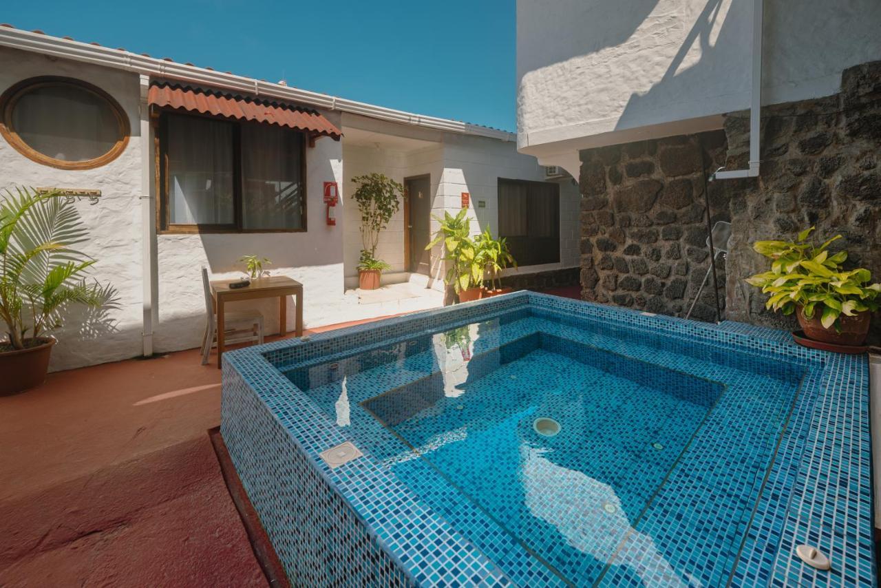 Hostal North Seymour Puerto Ayora  Exterior photo